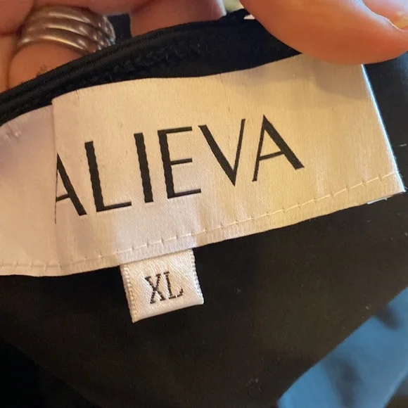 ALIEVA XL Skylar prune asymmetric cutout swimsuit black - Picture 6 of 6